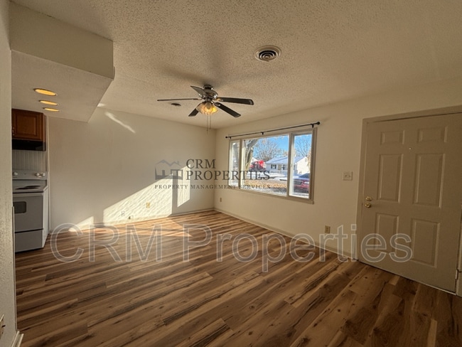 Building Photo - 1008 E Fischer St