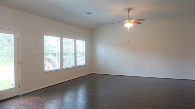 Building Photo - 520 Caddo Lake Dr