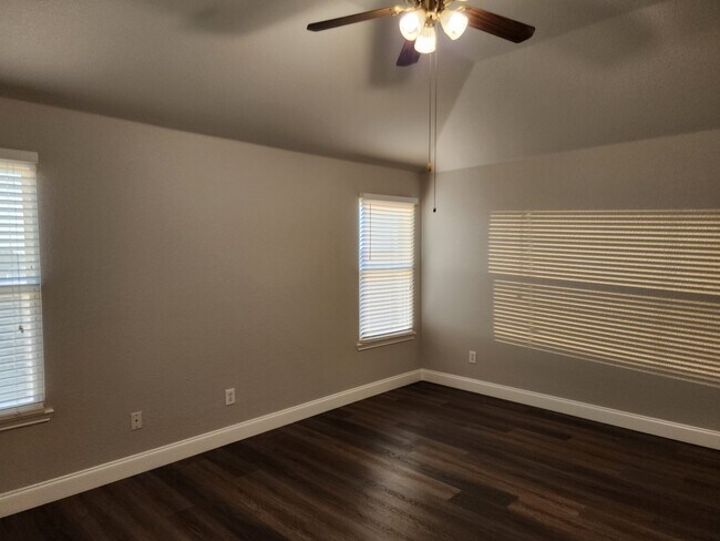 Building Photo - 2827 Saddlebred Trail