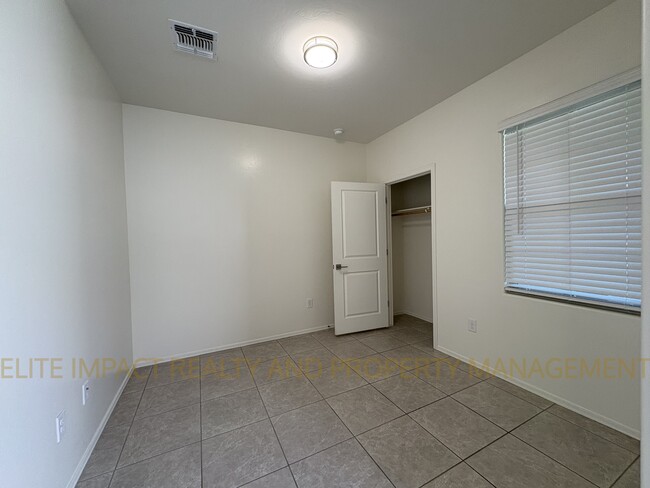 Building Photo - 7046 E Calle Arco Iris