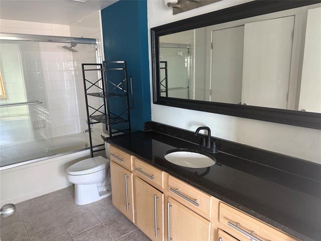 Building Photo - 2502 Live Oak St