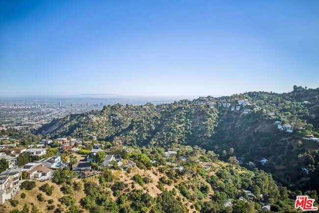Building Photo - 2411 Mt Olympus Dr