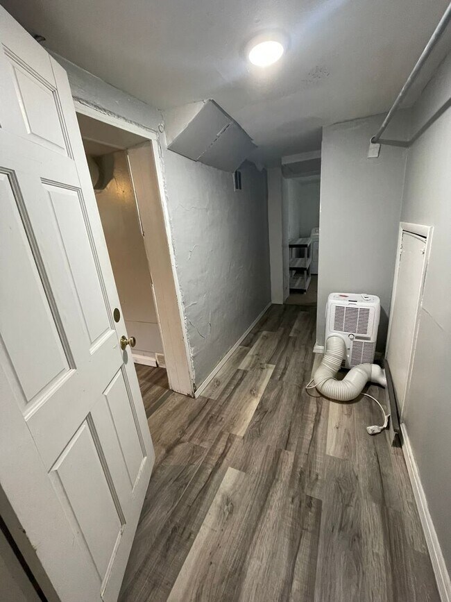 Building Photo - 952 Greenwood Ave