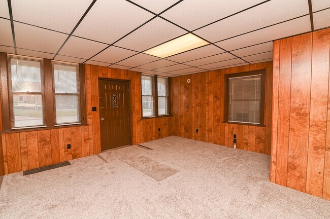 Building Photo - 1518 E McCarty St