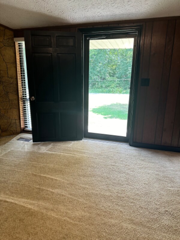 Building Photo - 7152 Hall Rd