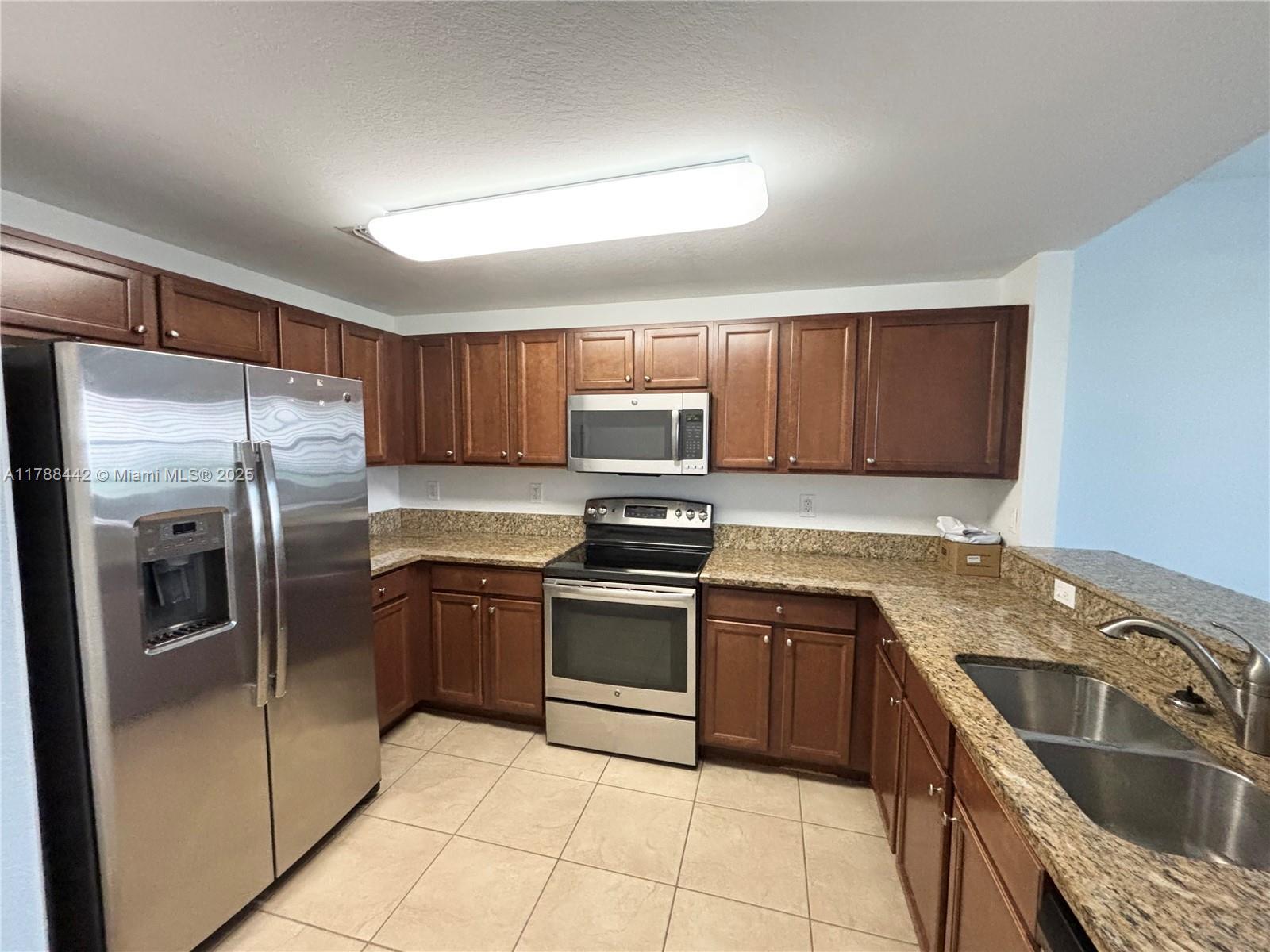 Building Photo - 8850 NW 97th Ave