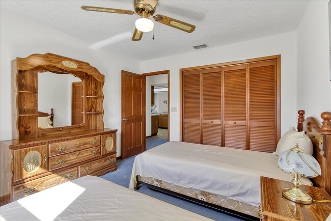 Building Photo - 905 Mendoza Ln