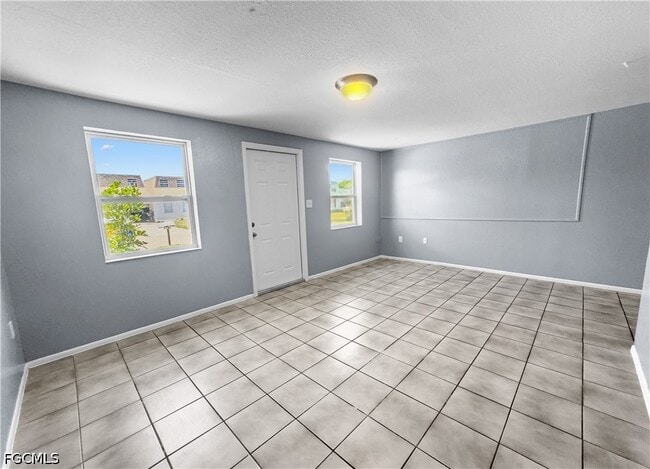 Building Photo - 6617 Warwick Cir