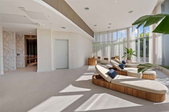 Building Photo - Northeast 24th Street, Miami, FL 33137 - 2 BR 2 BA condo