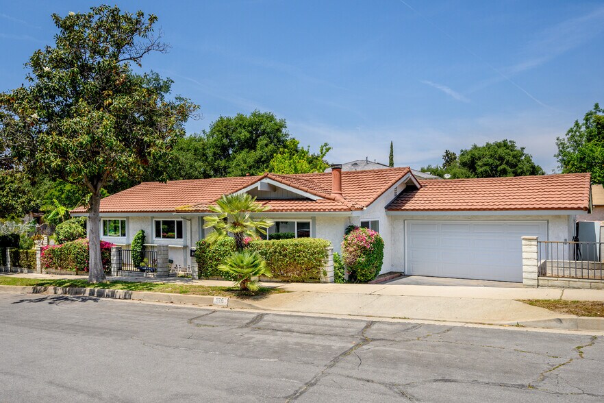 Building Photo - 575 Winona Way