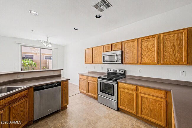 Building Photo - 1432 N 80th Dr