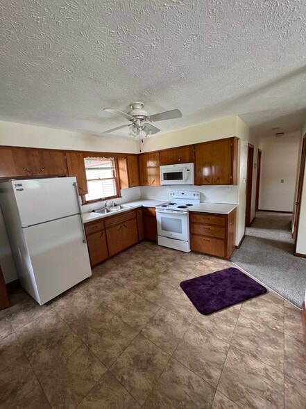 Building Photo - 307 Steven Cir