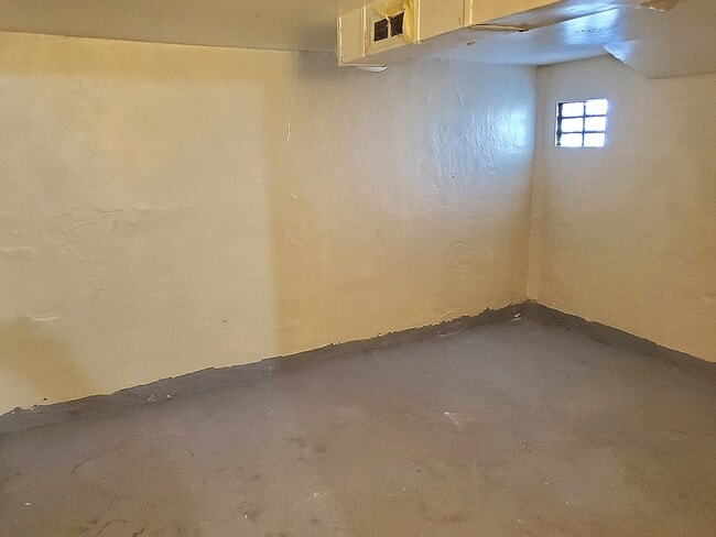 Building Photo - Charming 2BR/3BA Bungalow - Nevada-Lidgerw...