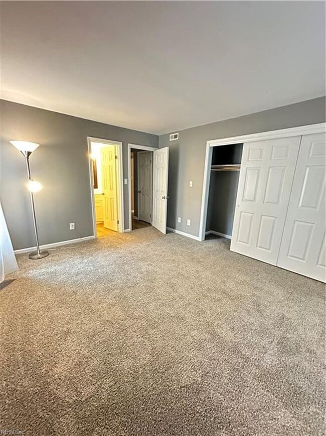 Building Photo - 2 Bedroom 2 Bath Condo