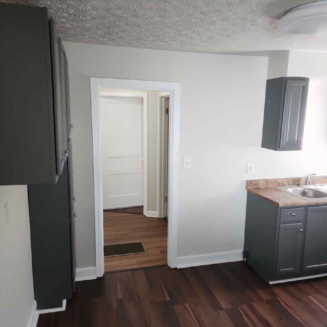 Building Photo - 1018 Navaho Pl