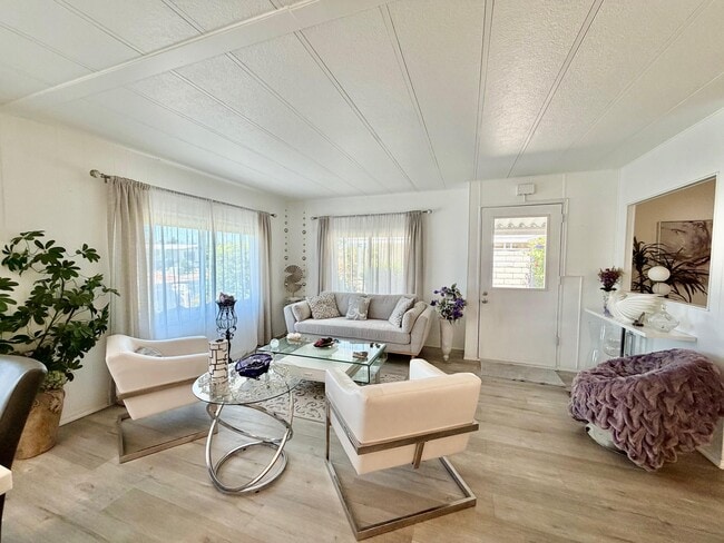 Building Photo - 38890 Desert Greens Dr W