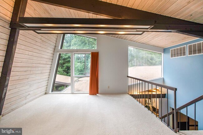 Building Photo - 3406 Woodvalley Dr