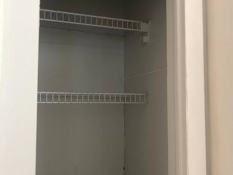 Building Photo - 313 Rutger St