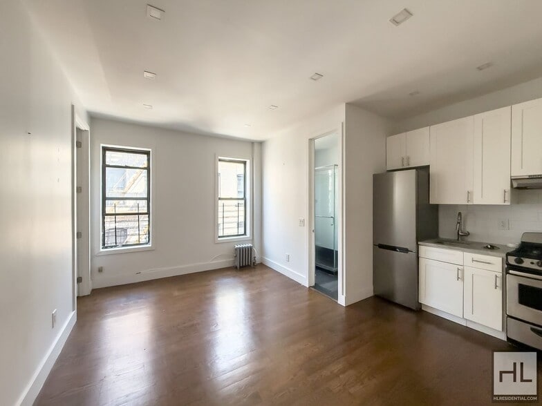Building Photo - EASTERN PARKWAY / Spacious 1-Bedroom 1-Bat...