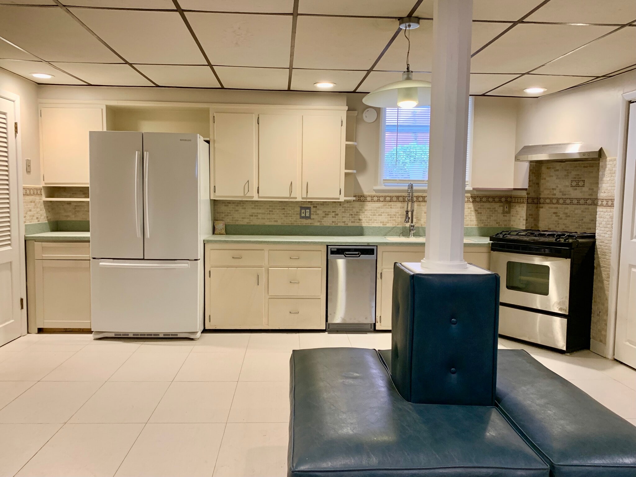 Building Photo - 67 W 5th St