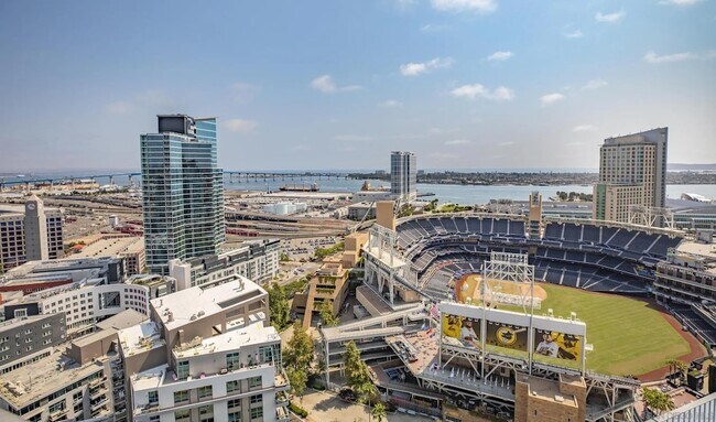 Building Photo - 321 Tenth Ave