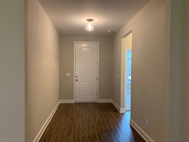 Building Photo - Lovely Newly Built Home Just Mins from Hun...