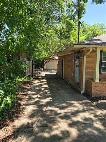 Building Photo - 5110 Rexton Ln