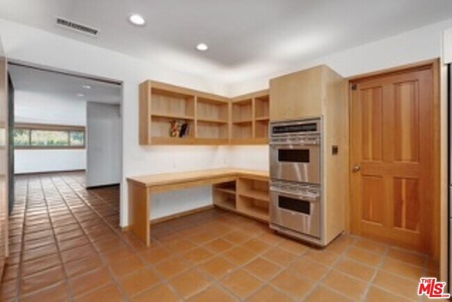 Building Photo - 5942 Paseo Cyn Dr