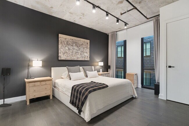 Building Photo - 111 S Peoria St