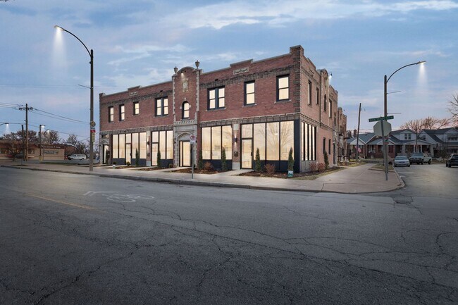 Building Photo - 6012 Southwest Ave