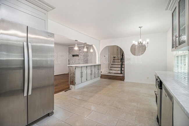 Building Photo - 2570 Northside Dr NW