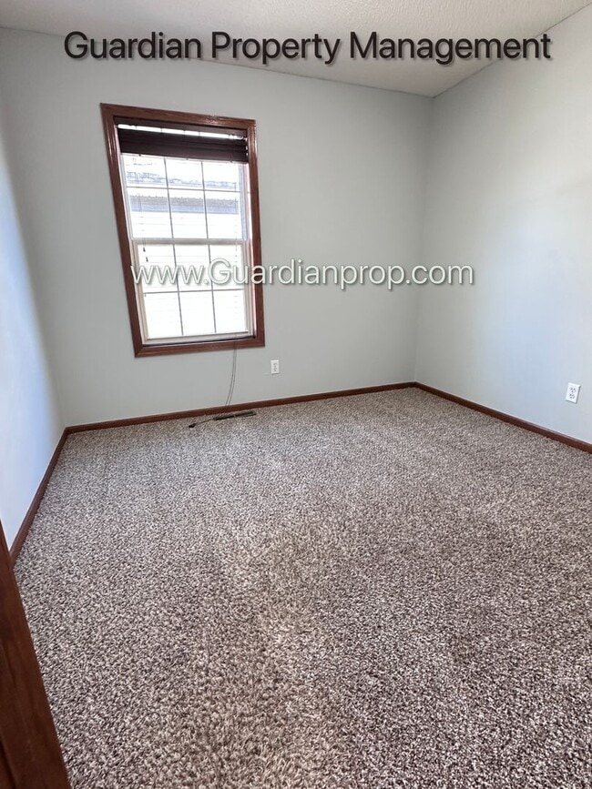 Building Photo - Hopkins Single Family Home, 2 Car Garage, Office, Gas Fireplace, Primary Suite