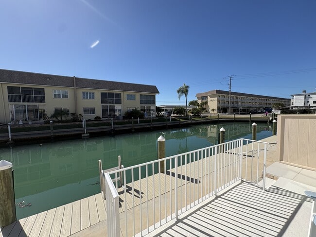 Building Photo - 907 Gibbs Rd