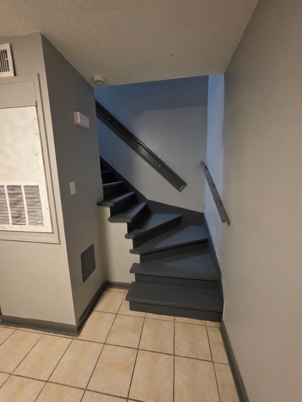 Building Photo - 7819 Sail St