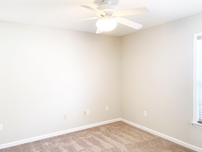 Building Photo - 105 Crown Empire Ct