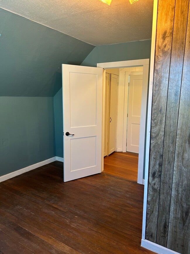 Building Photo - Spacious 3-Bedroom Home for Rent in Evergr...