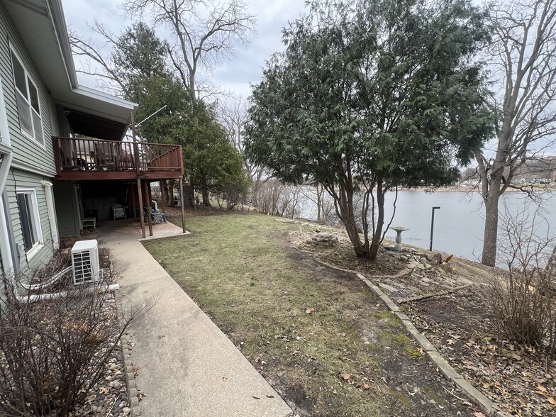 Building Photo - 136 14th St NE