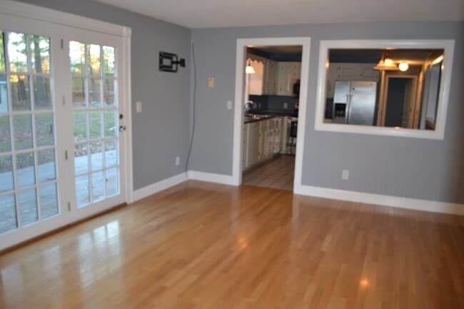 Building Photo - 10 Madden Rd