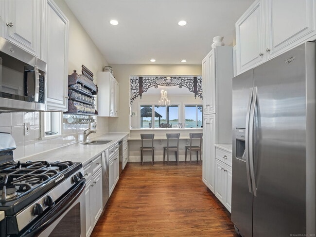 Building Photo - 3 E Beach Dr