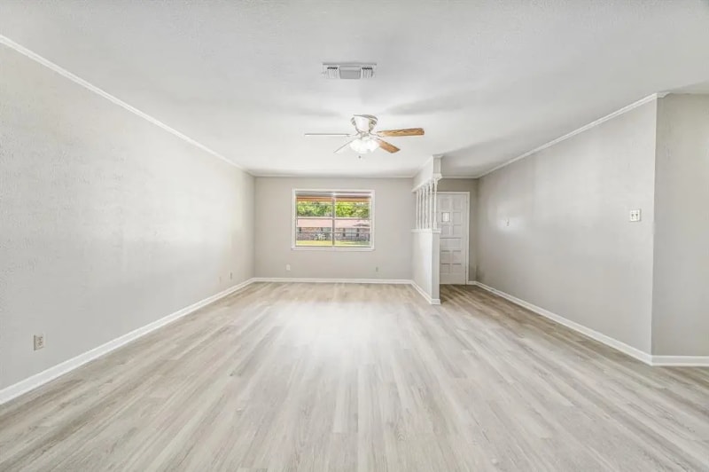 Building Photo - 1016 N Meadowlark Ln