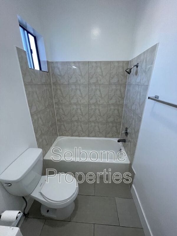 Building Photo - 1946 E 20th St