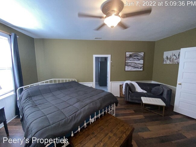 Building Photo - 2 br, 2 bath House - 207 E 3rd Street