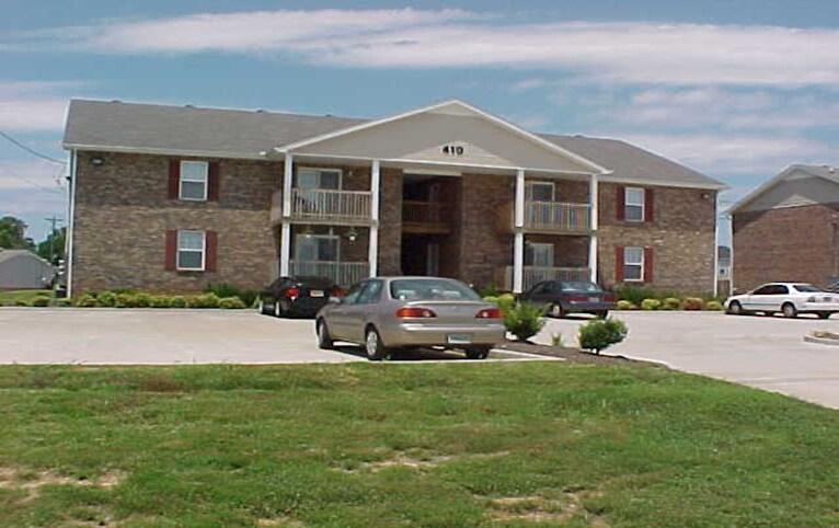 Building Photo - 374 JACK MILLER BLVD UNIT G - 2 Bd-1 BA Within 3 Miles to FT. Campbell's Main Gate!!!