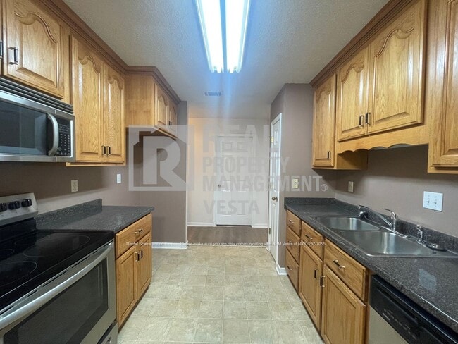 Building Photo - 102 Mulligan Ct