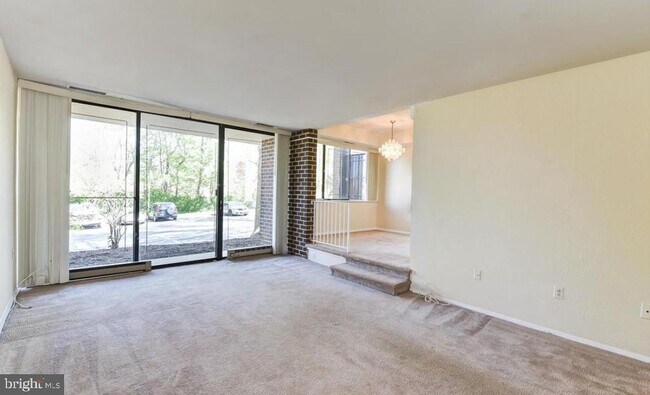 Building Photo - 2114 Bonnywood Ln