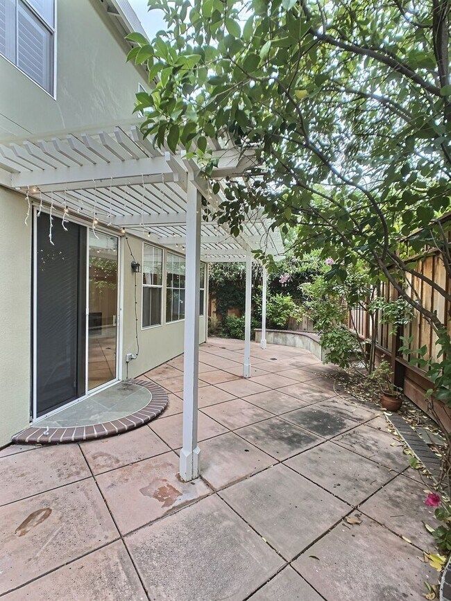 Building Photo - 2997 Briona Ct