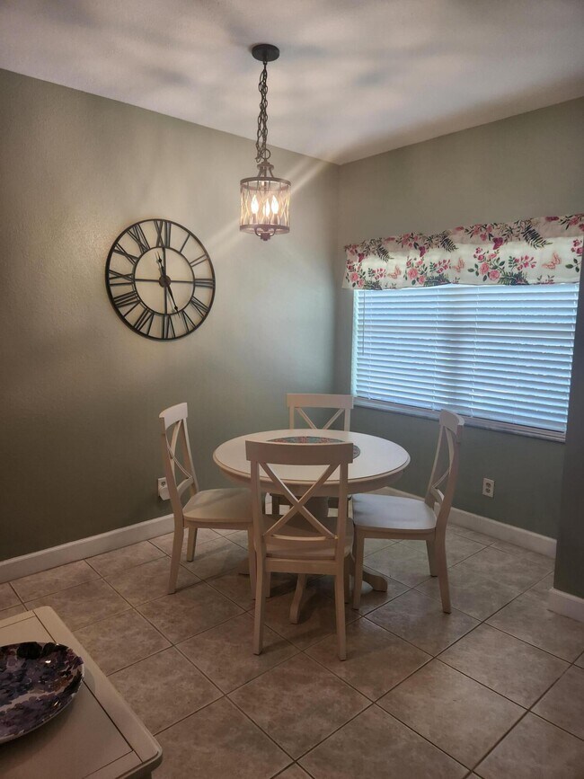 Building Photo - 4220 Gator Trace Ave