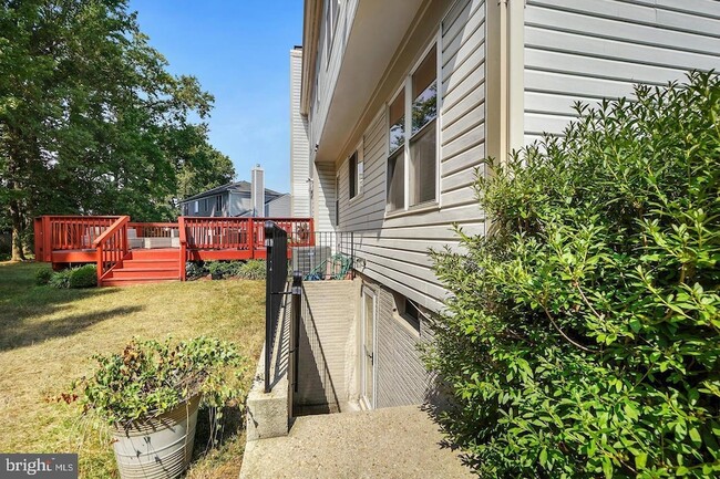Building Photo - 2505 Falling Brook Terrace