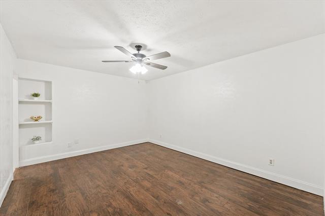 Building Photo - 500 Willow Oak Dr