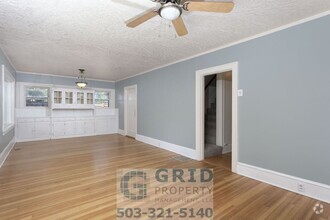 Building Photo - 4+ Bedroom, 2 Bath Craftsman Bungalow Avai...